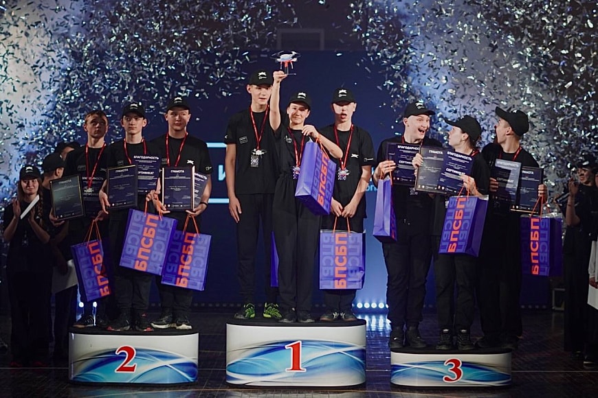 ГК «Интеллект» поддерживает развитие технологий и патриотическое воспитание